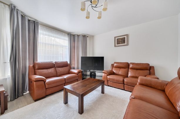 4 bedroom detached house to rent - Photo 1