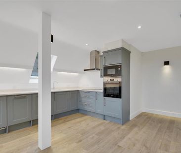 2 bedroom penthouse to rent - Photo 1