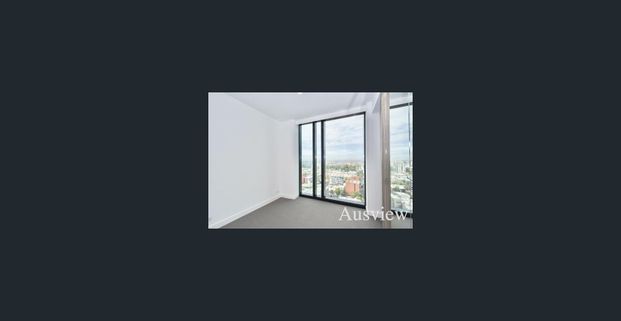 High Floor with Views! Steps from City Centre, Mel Uni & RMIT - Photo 1