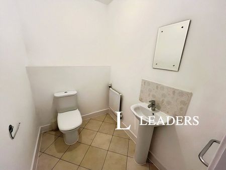 3 bedroom house to rent Southlands Way, Shoreham-by-Sea, West Sussex, BN43 - Photo 3