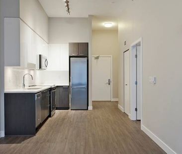 Grand One-Bedroom Townhouse W/Private Entry & Storage Room - Photo 3