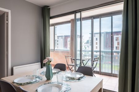 T4 Meublé avec loggia et parking - Photo 5