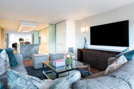 Luxury 3 bedroom penthouse apartment with terraces to rent in Kensington, London W8 - Photo 5