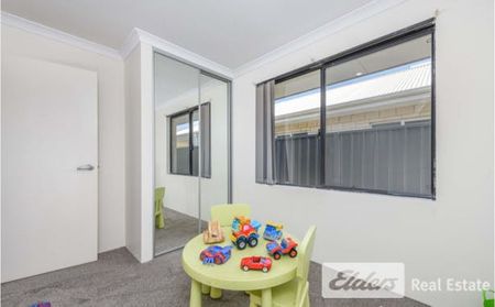 Spacious Family Home - Photo 4