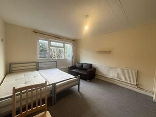 5 bedroom semi-detached house to rent - Photo 5