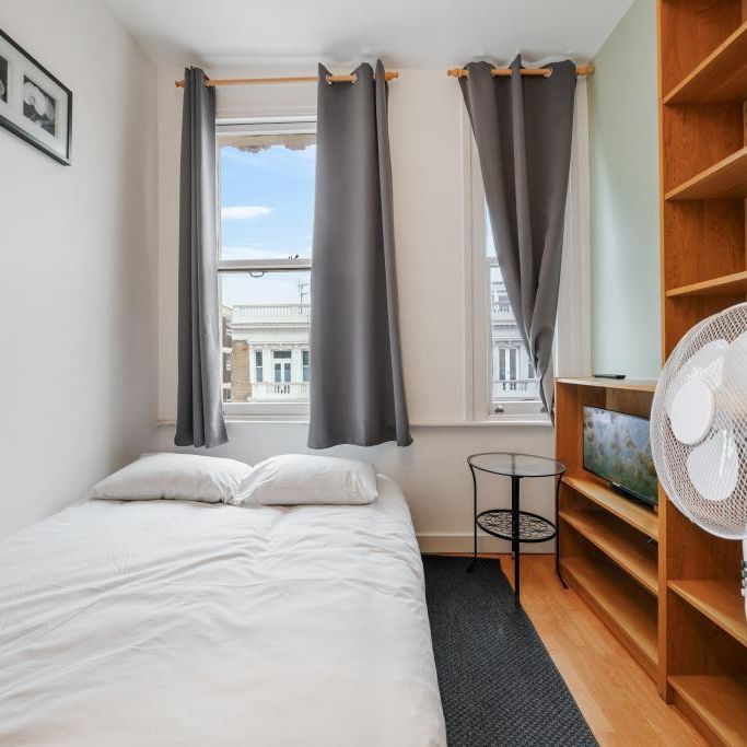 Studio to rent - Photo 1