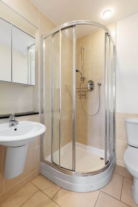 Price €2,500 pcm - Available Now - Furnished - Photo 1