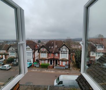 1 Bed Flat, Downs Road, LU1 - Photo 2
