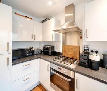 2 bedroom end of terrace house to rent - Photo 2