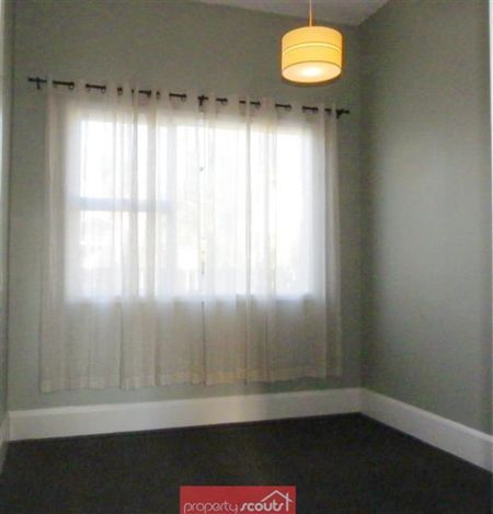 Fantastic Location - 4 Bedroom Family Home - Photo 4