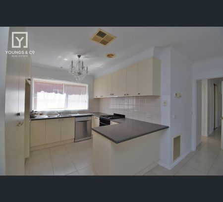 5 Walnut Ct, Shepparton, Vic 3630 - Photo 5