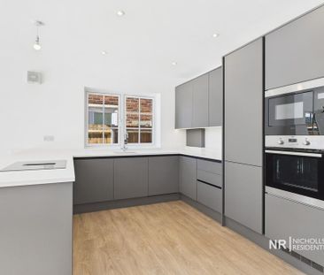 3 bedroom semi-detached house to rent - Photo 6