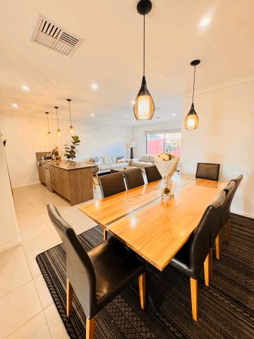 24 Ravenhurst Circuit, Cranbourne North - Photo 4
