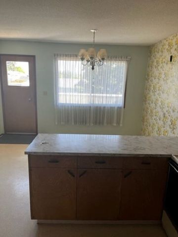 4 Bed 2 Bath Duplex: Avail Now - Photo 2