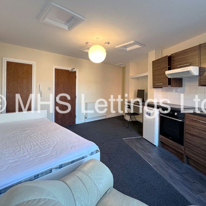 1 Bedroom Studio for rent in Hyde Park Terrace - Photo 1