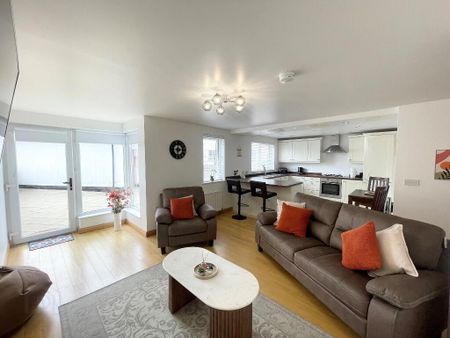 Apt 7, HOLIDAY LET, Peninsula Apartments, Causeway Street, Portrush, BT56 8AB - Photo 5