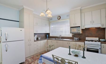 TIDY HOME ON LARGE BLOCK - Photo 3