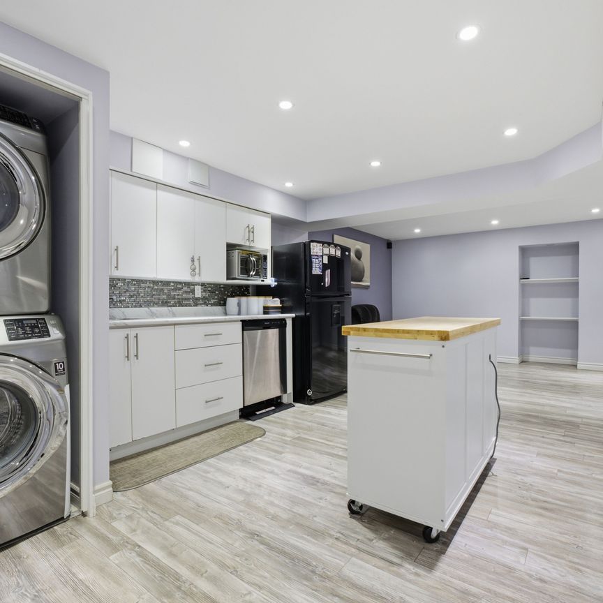 For Lease - 3 Radwell Crescent, Toronto, Ontario - Photo 1