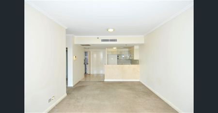 Modern 1-bedroom apartment in Sydney CBD at World Tower - Photo 2