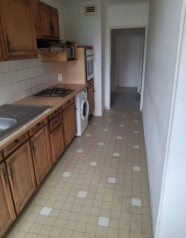 Cinq pièces vide de 116m² avec loggia,cellier et penderie (chauffage collectif) - Photo 4