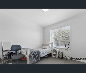 Blakeview Gem, Sleek & Sunny Retreat! 🌿 - Photo 3