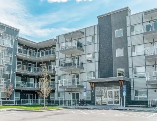 Main Floor 2 Bedroom/2 Bath @ Carrington NW | 40 Carrington Plaza, Calgary - Photo 1