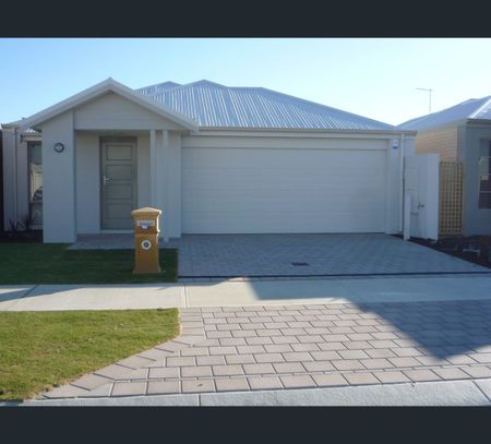 31 Moorpark Avenue, Yanchep, WA 6035 - Photo 3