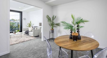 Luxury Living - Photo 2