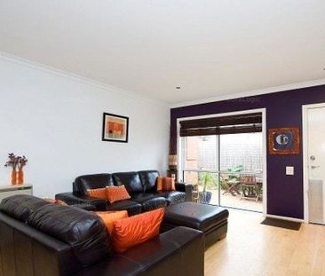 A Hop, Skip and a Jump to Everything!! - Photo 2