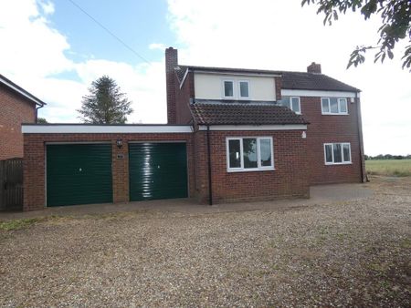 4 bedroom detached house to rent - Photo 4
