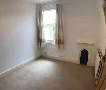 3 Bed Terraced House, Cromwell Road, RG4 - Photo 5