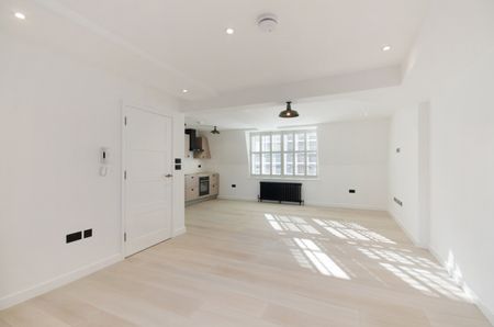 2 Bedroom Apartment, Monmouth Street, London, Greater London, Covent Garden, WC2H - Photo 3