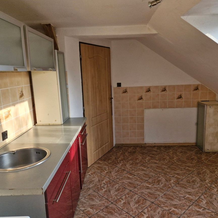 Pronájem bytu 2+1 59 m², Kvítkov, Modlany - Fotografie 1