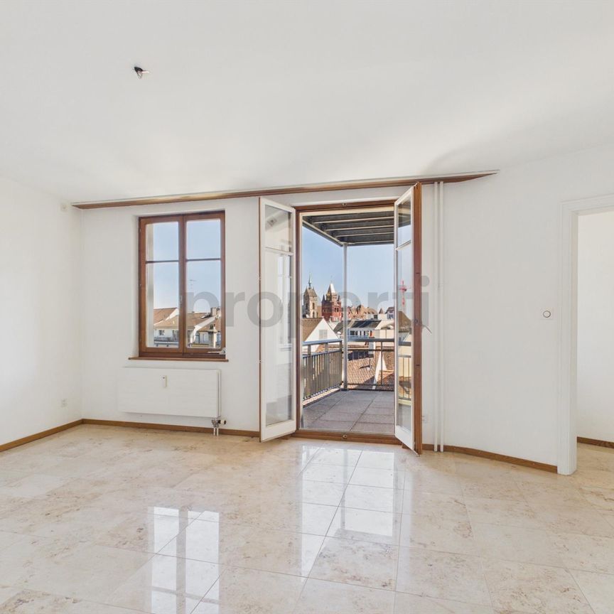 Charmantes Wohnen mit Balkon und historischem Flair - Foto 1