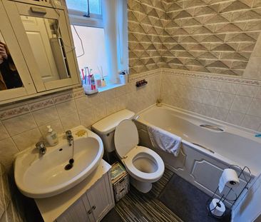 3 Bed Semi-Detached House, Energy Street, M40 - Photo 5