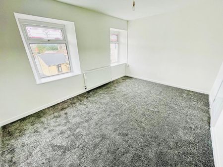 2 bedroom terraced house to rent - Photo 4