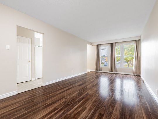 For Lease - 41 Newbury Drive Unit# Main Floor, Newmarket, Ontario - Photo 1