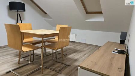Pronájem zařízeného ateliéru 2+kk, 40 m - Фото 2