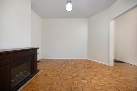 For Lease - 784 Adelaide Street Unit# Main, Toronto, Ontario - Photo 2