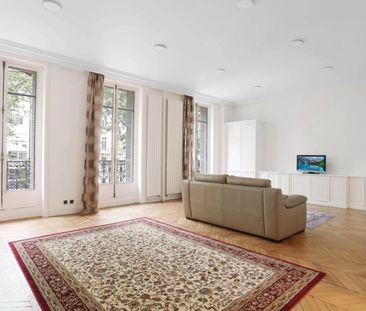 Tout savoir sur cet appartement dans le quartier Triangle d'Or, à P... - Photo 2