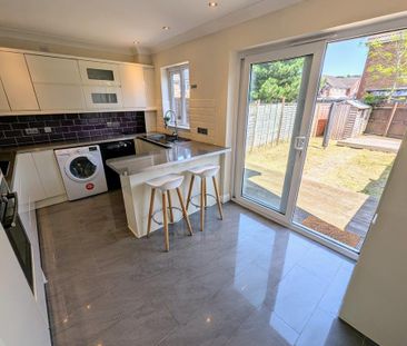 3 bedroom semi-detached house to rent - Photo 6