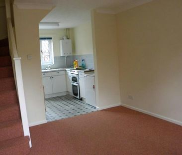 Terraced House to rent on - Photo 1