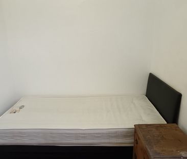 Room in a Shared Flat, Green Street, E13 - Photo 1