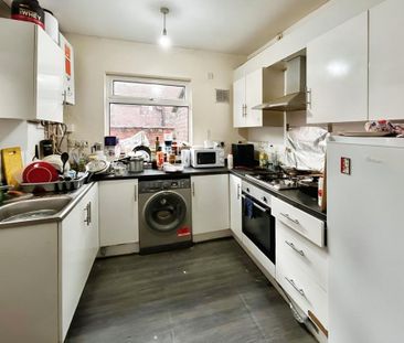4 bedroom terraced house to rent - Photo 4
