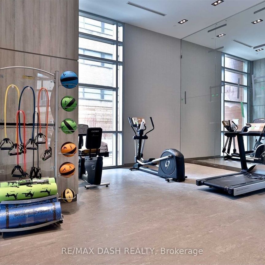 For Lease - 223 St Clair Avenue Unit# 1002, Toronto, Ontario - Photo 1