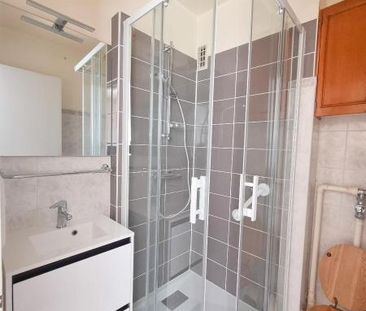 Location Appartement 5 pièces 111m² TOURS 37000 - Photo 2