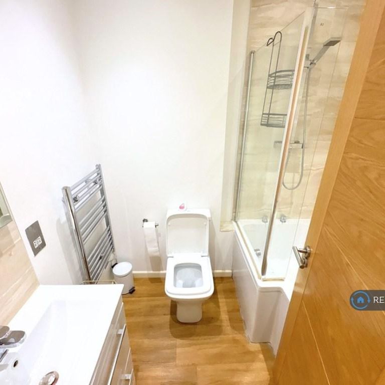 2 bedroom flat to rent - Photo 1