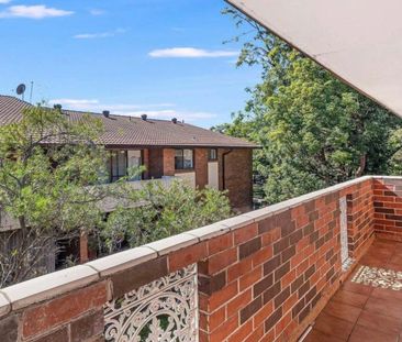 Well-Located 2-Bedroom Apartment with Double Parking in Westmead - Photo 6