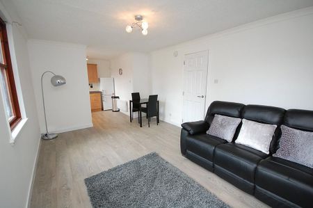 1 bedroom flat to rent - Photo 3