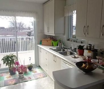 METRO MONTMORENCY 5 1/2 LIBRE 1ER JUILLET - Photo 3